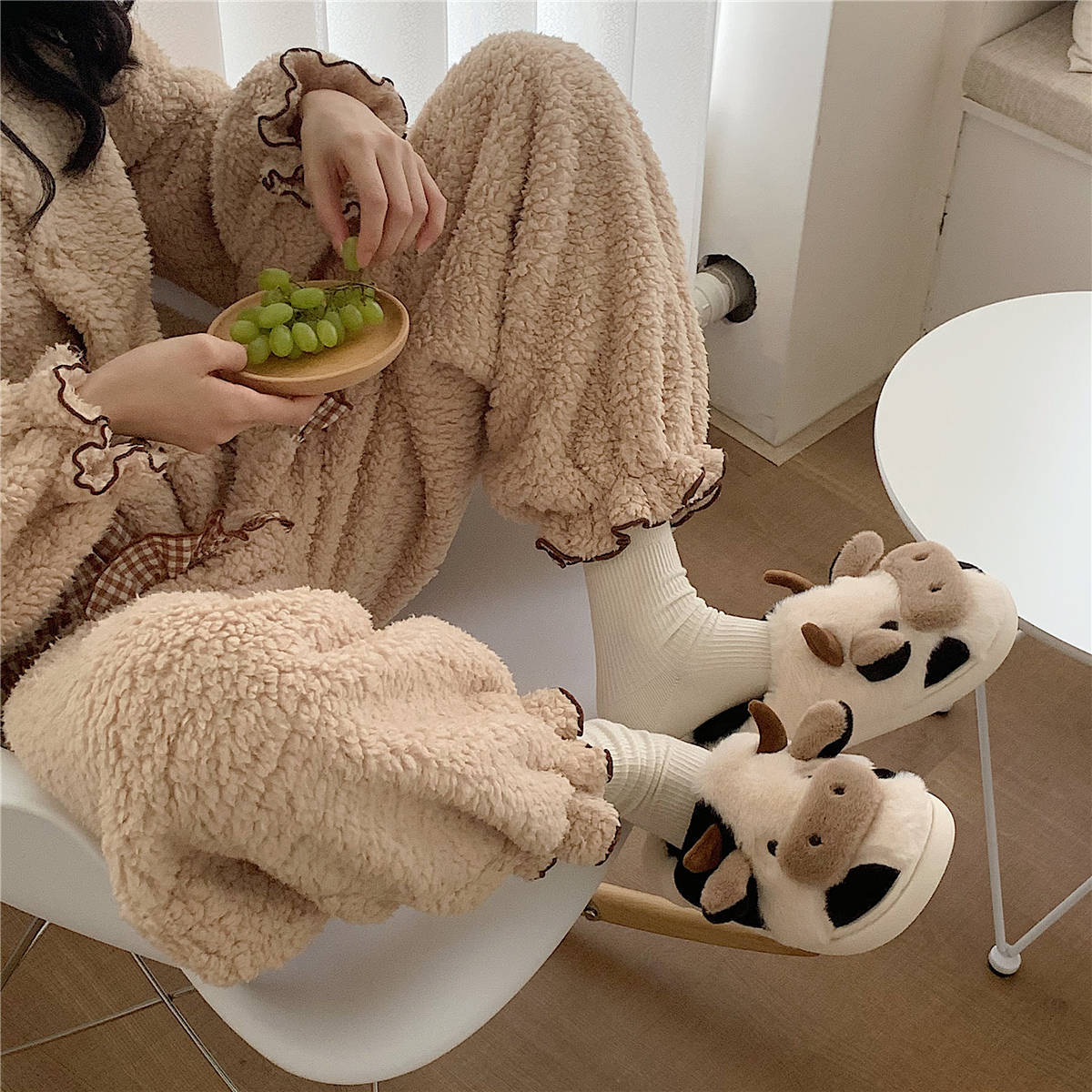 Cute Cow Animal Slipper for Women Girls Fashion Kawaii Soft Fluffy Winter Warm Slippers Woman Cartoon Milk Cow House Slippers Funny Shoes